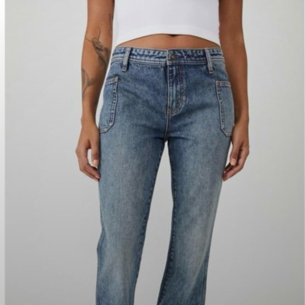 Free People -We The Free ‘ Izzy ‘ Denim Flare Women’s Patch Pocket Jeans Size 24